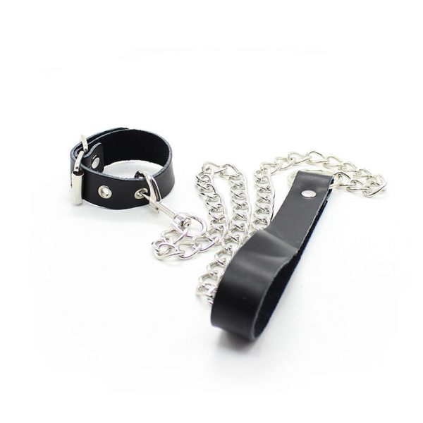 OHMAMA RESTRAINT LEATHER NECKLACE AND METALLIC CHAIN é um brinquedo sexual da gama Fetiche e Bondage relacionada com BDSM e Acessórios.