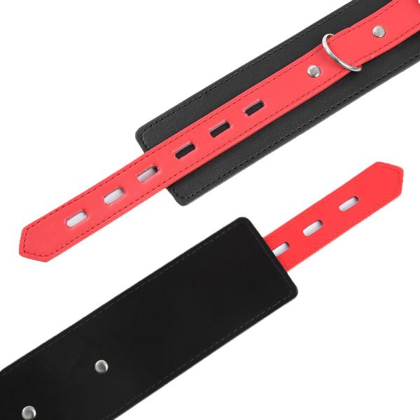 OHMAMA FETISH LOCK BUCKLE WRIST RESTRAINTS é um brinquedo sexual da gama Fetiche e Bondage relacionada com Esposas.