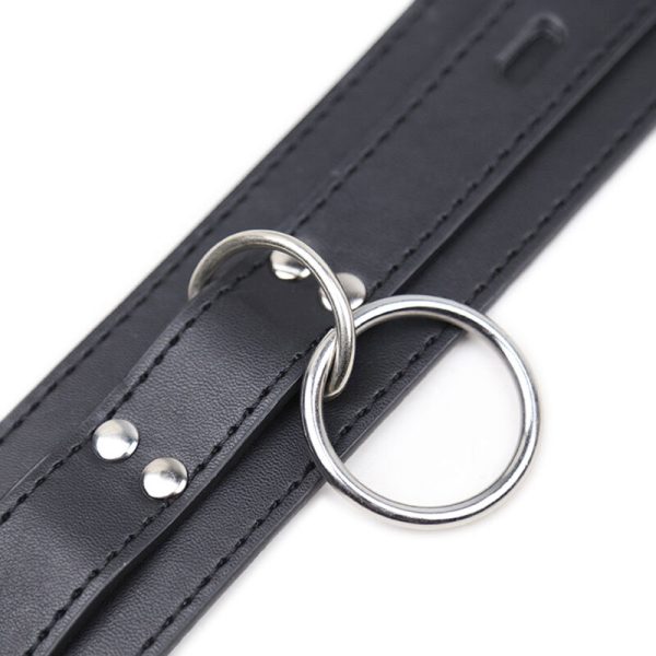 OHMAMA FETISH 3 RING SLAVE COLLAR é um brinquedo sexual da gama Fetiche e Bondage relacionada com BDSM e Acessórios.