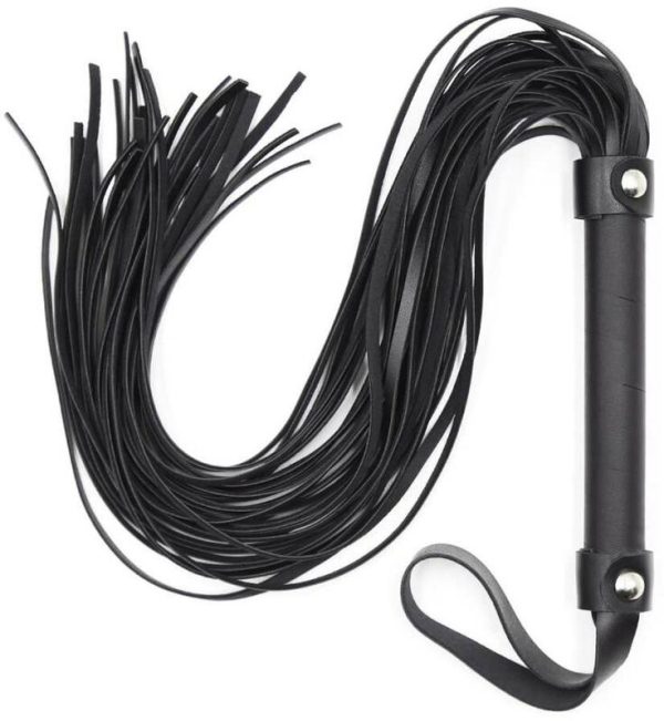 OHMAMA FETISH SILVER RIVET FLOGGER é um brinquedo sexual da gama Fetiche e Bondage relacionada com BDSM e Acessórios.