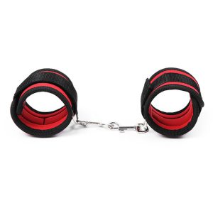 OHMAMA FETISH NYLON BIND HOOK AND LOOP WRIST RESTRAINTS é um brinquedo sexual da gama Fetiche e Bondage relacionada com Esposas.