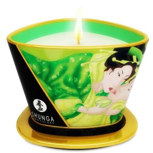 MINI CARESS BY CANDLELIGHT MASSAGE CANDLE  EXOTIC GREEN TEA pertence á gama de velas afrodisíacas, para um ambeinte especial e relaxante.