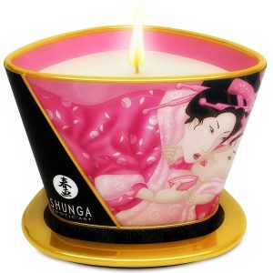 MINI CARESS BY CANDLELIGHT MASSAGE CANDLE  ROSE APHRODISIA pertence á gama de velas afrodisíacas, para um ambeinte especial e relaxante.