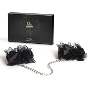 BIJOUX INDISCRETS FROU FROU ORGANZA HANDCUFFS é um brinquedo sexual da gama Fetiche e Bondage relacionada com Esposas.