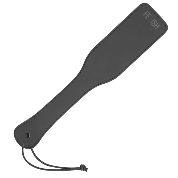 FETISH SUBMISSIVE BLACK PADDLE WITH STITCHING é um brinquedo sexual da gama Fetiche e Bondage relacionada com Chicotes e pás.