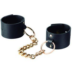 BIJOUX INDISCRETS MAZE WIDE CUFFS BLACK é um brinquedo sexual da gama Fetiche e Bondage relacionada com Esposas.