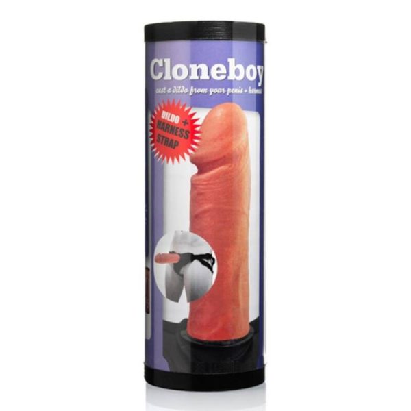 CLONEBOY DILDO & HARNESS STRAP é um brinquedo sexual da gama dos Pénis realísticos, para uma maior realidade e prazer.